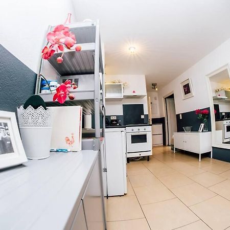 Sunny Apartment At Rostock - Pink Екстер'єр фото