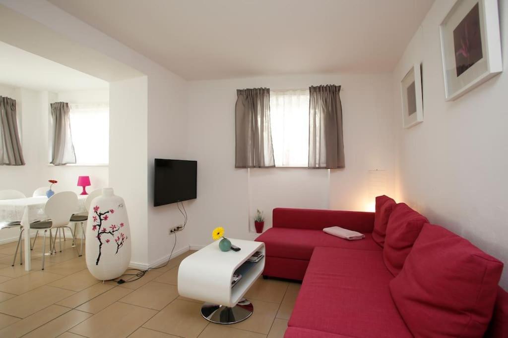 Sunny Apartment At Rostock - Pink Екстер'єр фото