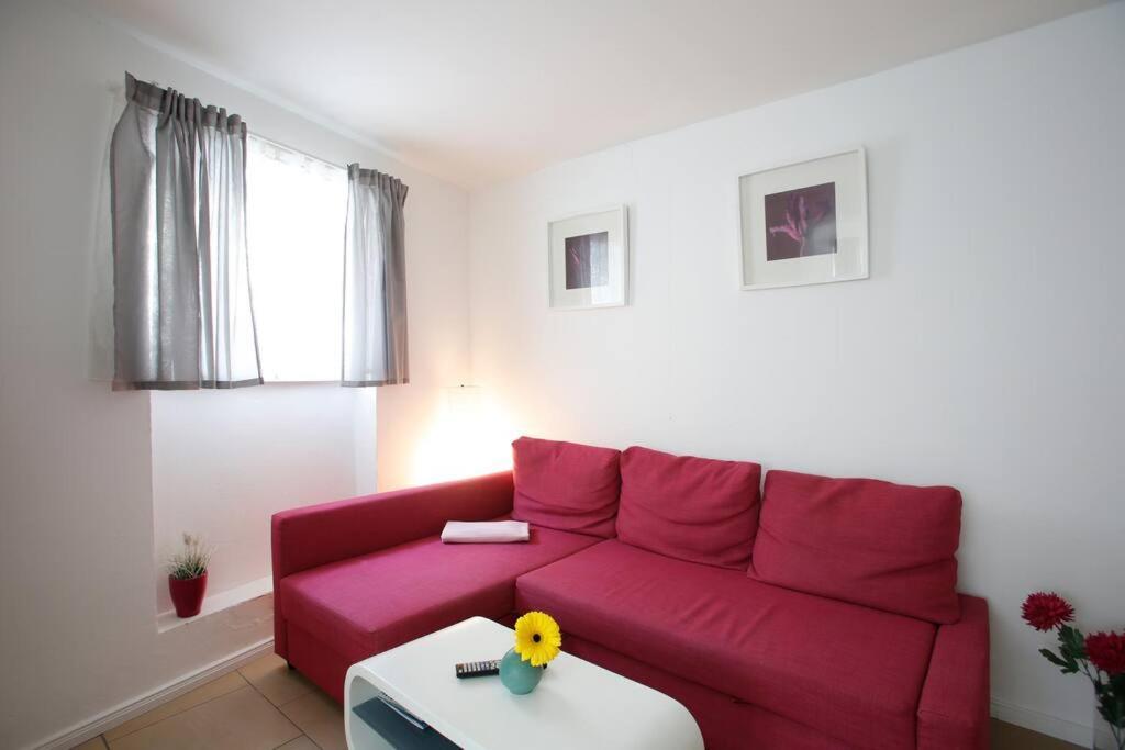 Sunny Apartment At Rostock - Pink Екстер'єр фото